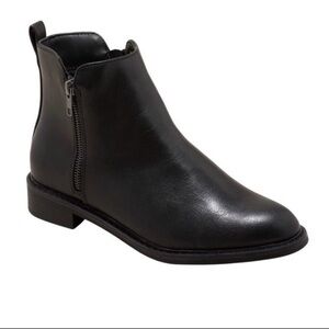Universal Thread Black Ankle Booties